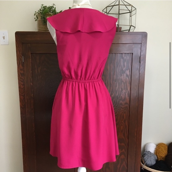 🌟HOST PICK🌟BCBG Ruffle cute midi dress - Picture 3 of 6